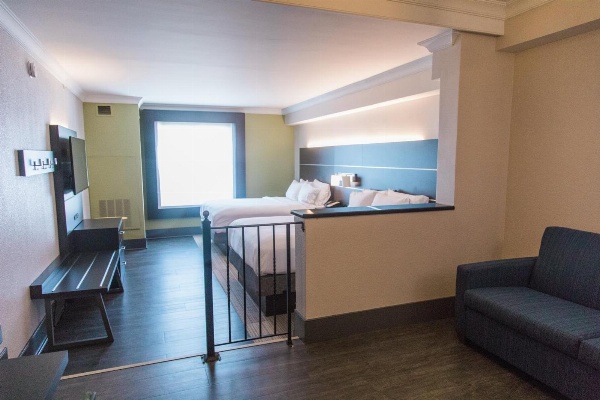 Holiday Inn Express Hotel & Suites Columbia-Fort Jackson image 5
