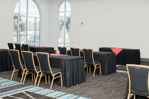 Holiday Inn Express Hotel & Suites Columbia-Fort Jackson image 8