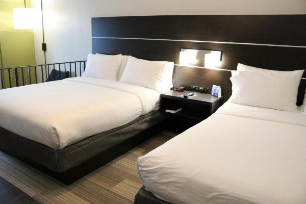 Holiday Inn Express Hotel & Suites Columbia-Fort Jackson image 9